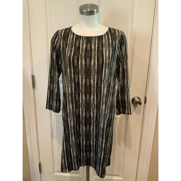 BCBG Max Azria Black & White Striped 3/4 Sleeve Shift Dress, Size Medium - Picture 1 of 8